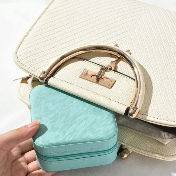 Brand new Jewelry box in blue color - Picture 3 of 6